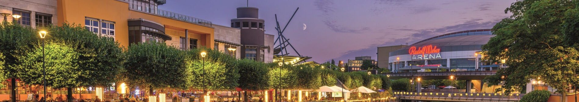 Promenade in der Neuen Mitte Oberhausen am Abend